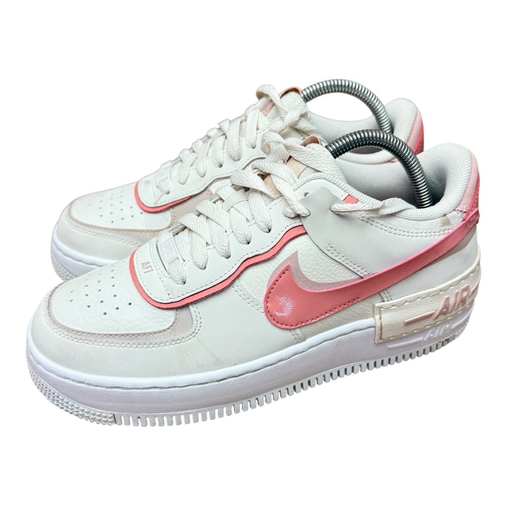 Nike Women's size 8.5  Sneakers - Cream and Pink